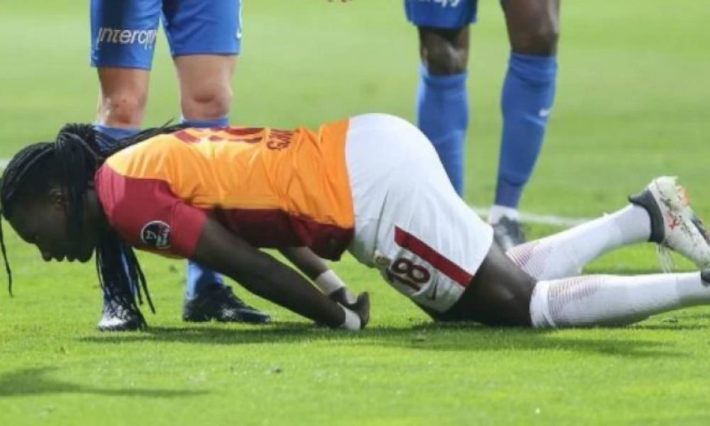 Κατέρρευσε πάλι στον αγωνιστικό χώρο ο Μπαφετιμπί Γκομίς